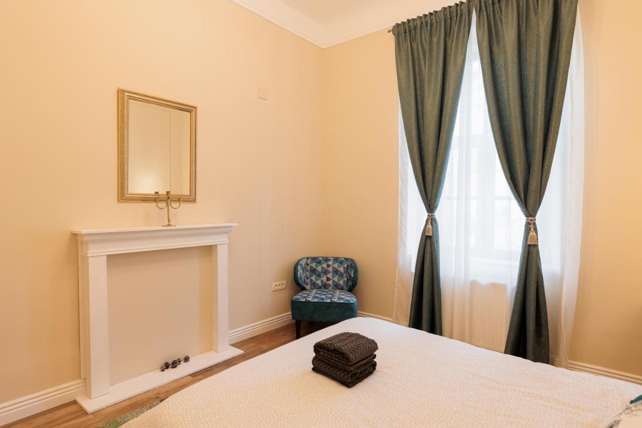 Cozy Apartment In The Historical City Center تيميشورا المظهر الخارجي الصورة